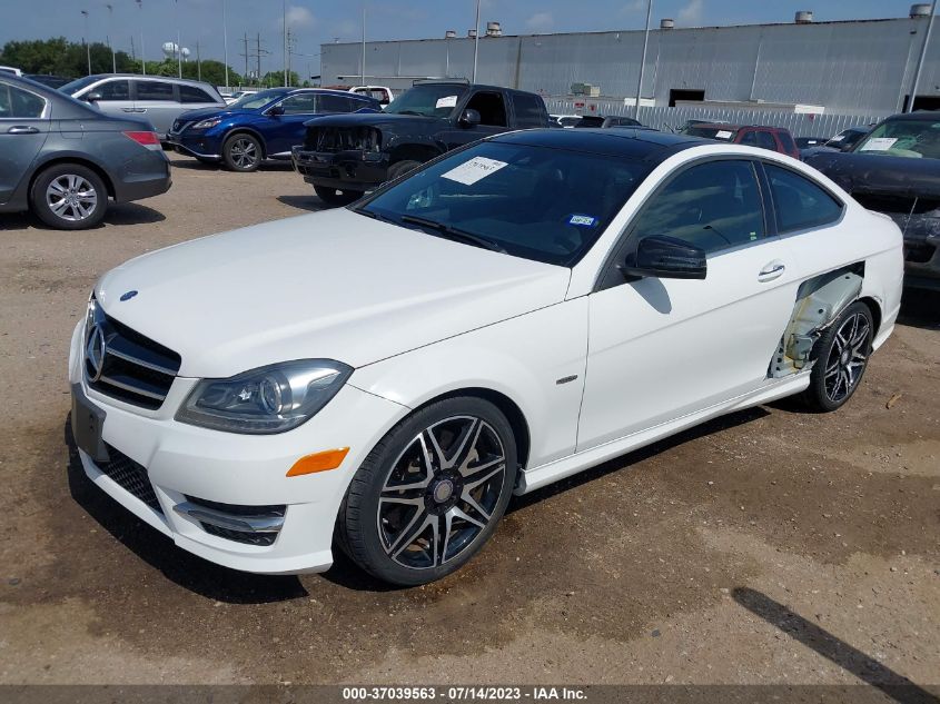 2014 MERCEDES-BENZ C-CLASS C 250 - WDDGJ4HB3EG302427