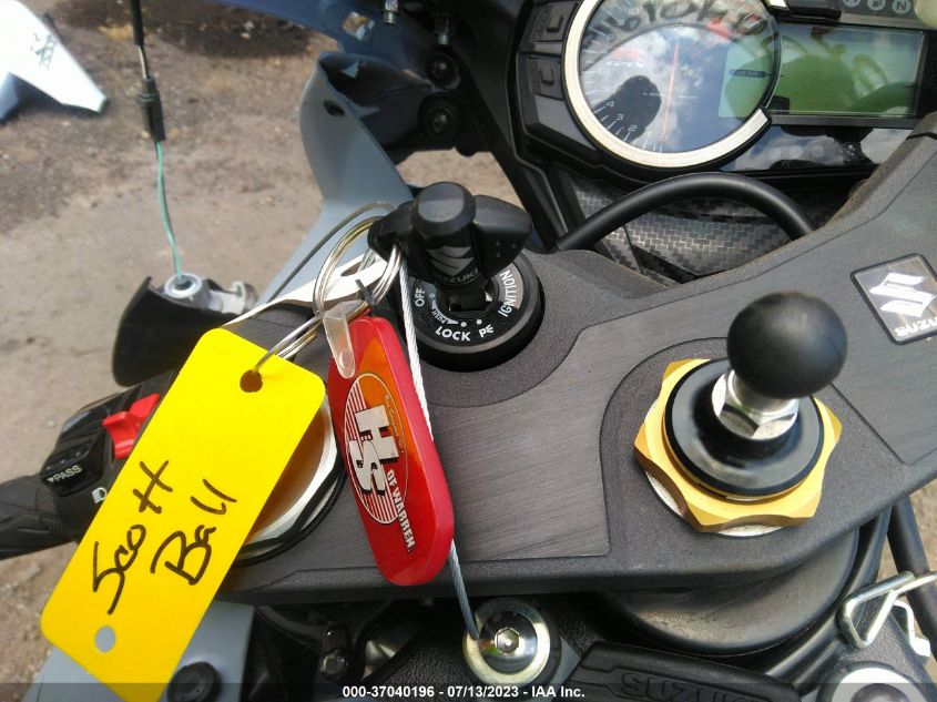 2022 SUZUKI GSX-R600 - JS1GN7FA4N7100961