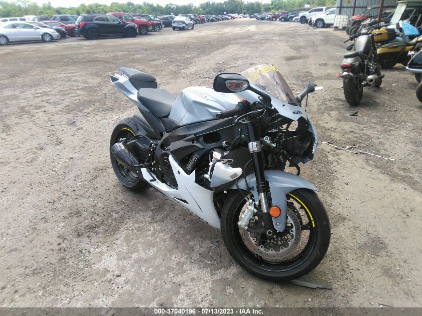 2022 SUZUKI GSX-R600 - JS1GN7FA4N7100961