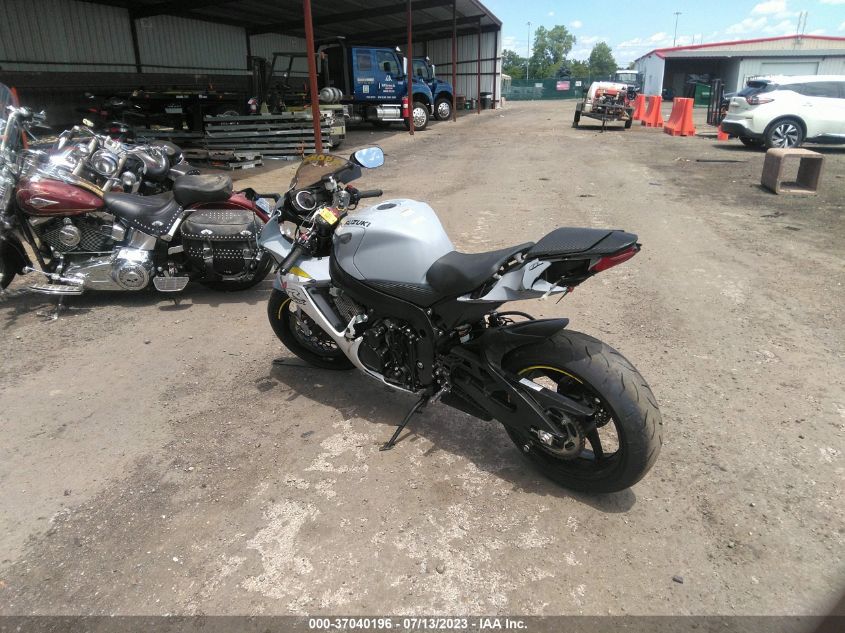 2022 SUZUKI GSX-R600 - JS1GN7FA4N7100961