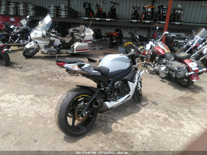2022 SUZUKI GSX-R600 - JS1GN7FA4N7100961