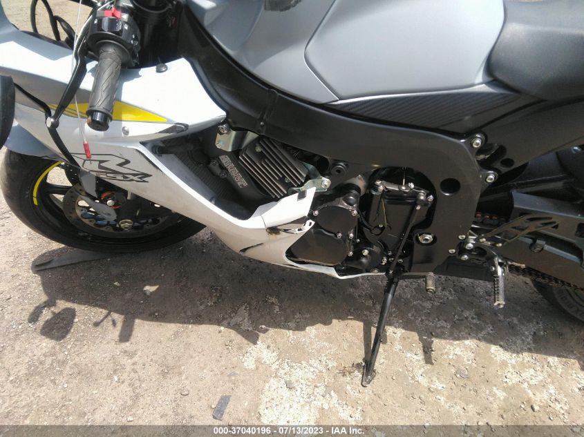 2022 SUZUKI GSX-R600 - JS1GN7FA4N7100961