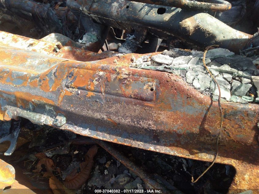 2018 CHEVROLET SILVERADO 1500 LT - 3GCUKREC0JG169421