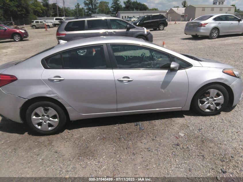 2016 KIA FORTE LX - KNAFK4A62G5551359