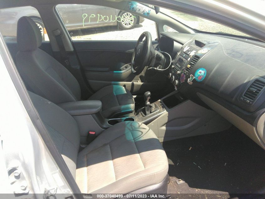 2016 KIA FORTE LX - KNAFK4A62G5551359