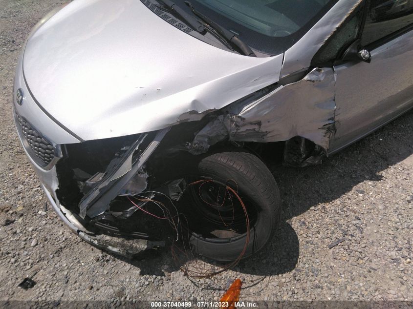 2016 KIA FORTE LX - KNAFK4A62G5551359