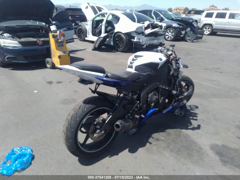 2014 YAMAHA YZFR6 JYARJ16E2EA031552