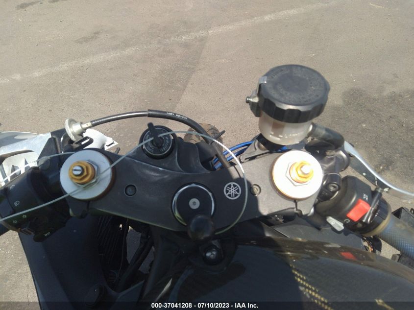 2014 YAMAHA YZFR6 JYARJ16E2EA031552