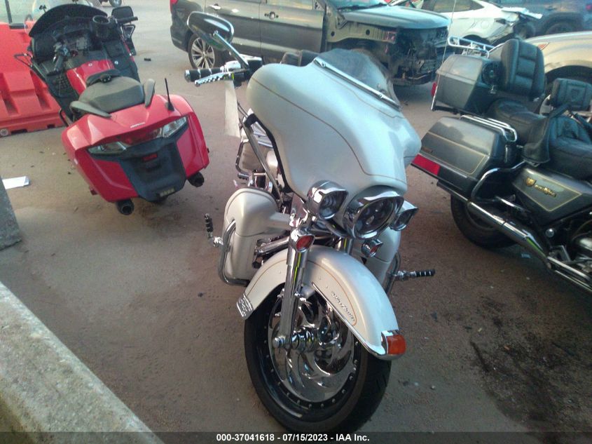 2007 HARLEY-DAVIDSON FLHTCUI - 1HD1FC4187Y718560