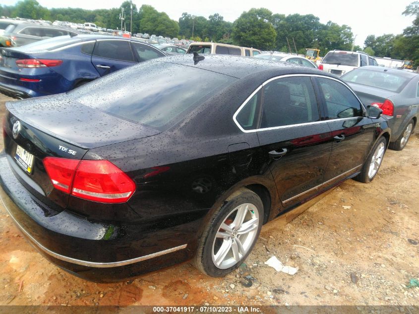 2014 VOLKSWAGEN PASSAT TDI SE W/SUNROOF & NAV - 1VWBN7A34EC062869