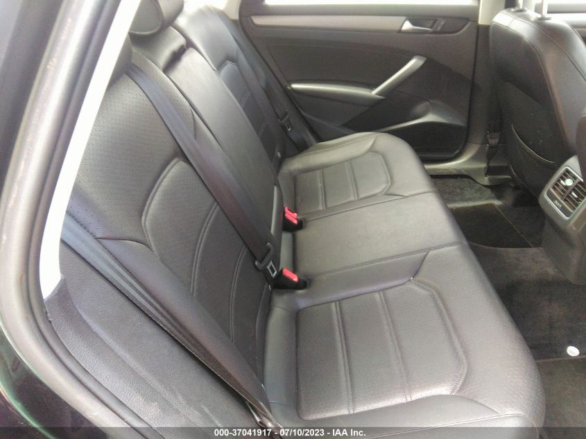 2014 VOLKSWAGEN PASSAT TDI SE W/SUNROOF & NAV - 1VWBN7A34EC062869