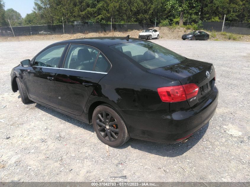 2013 VOLKSWAGEN JETTA SEDAN SE W/CONVENIENCE/SUNROOF - 3VWDP7AJ8DM451044