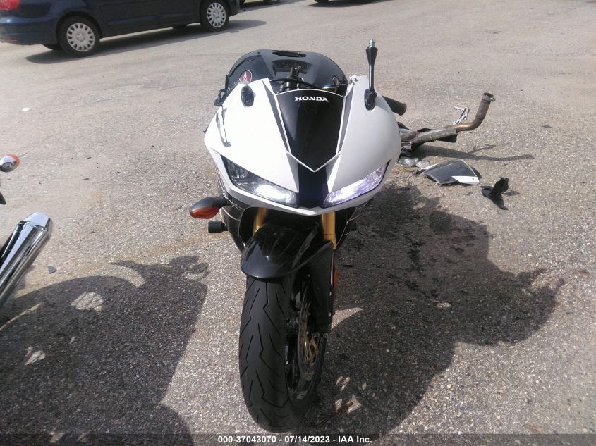 2016 HONDA CBR600 RR-ABS - JH2PC40G4GK300091
