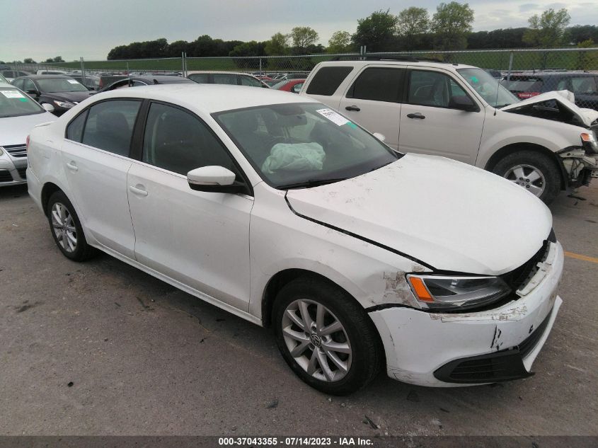 2014 VOLKSWAGEN JETTA SEDAN SE W/CONNECTIVITY - 3VWD07AJ2EM317264