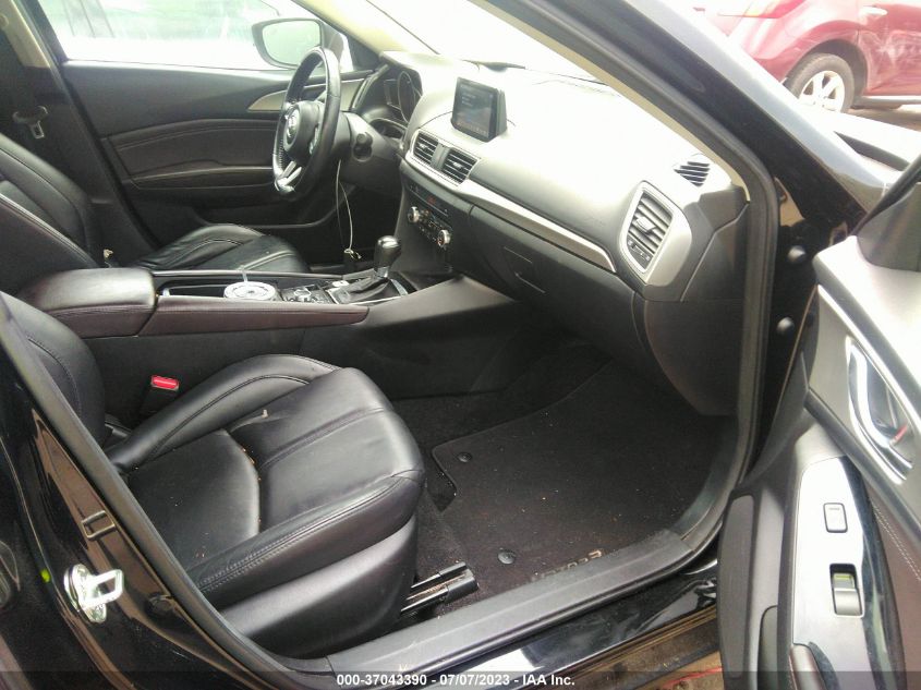 2018 MAZDA MAZDA3 4-DOOR TOURING 3MZBN1V31JM199428