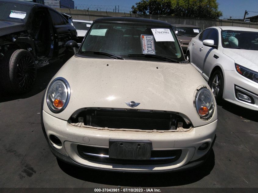2013 MINI COOPER HARDTOP - WMWSU3C58DT687235