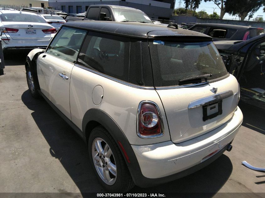 2013 MINI COOPER HARDTOP - WMWSU3C58DT687235