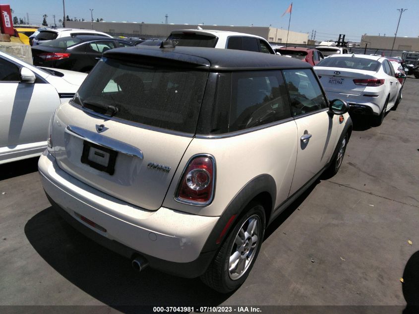 2013 MINI COOPER HARDTOP - WMWSU3C58DT687235