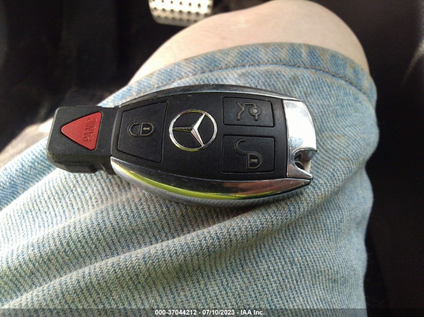 2016 MERCEDES-BENZ C-CLASS C 300 - 55SWF4KB8GU178120