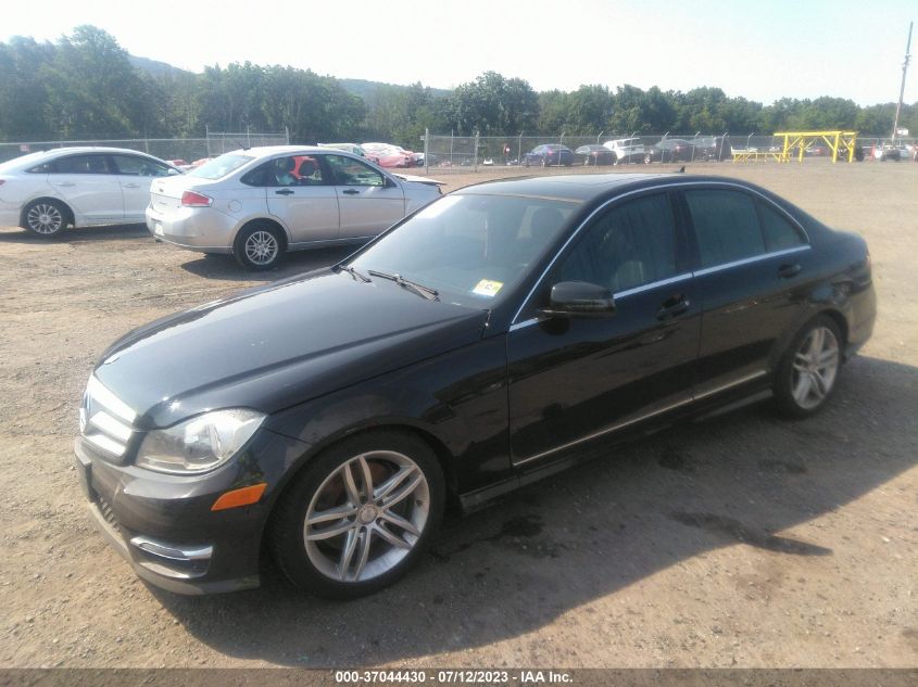 2014 MERCEDES-BENZ C-CLASS C 300 - WDDGF8AB9ER318560