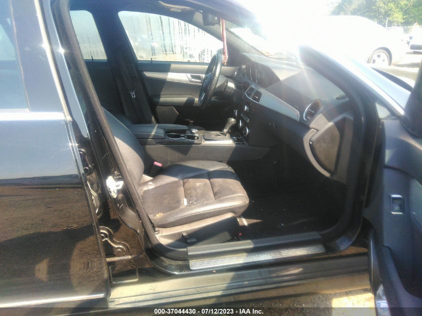 2014 MERCEDES-BENZ C-CLASS C 300 - WDDGF8AB9ER318560