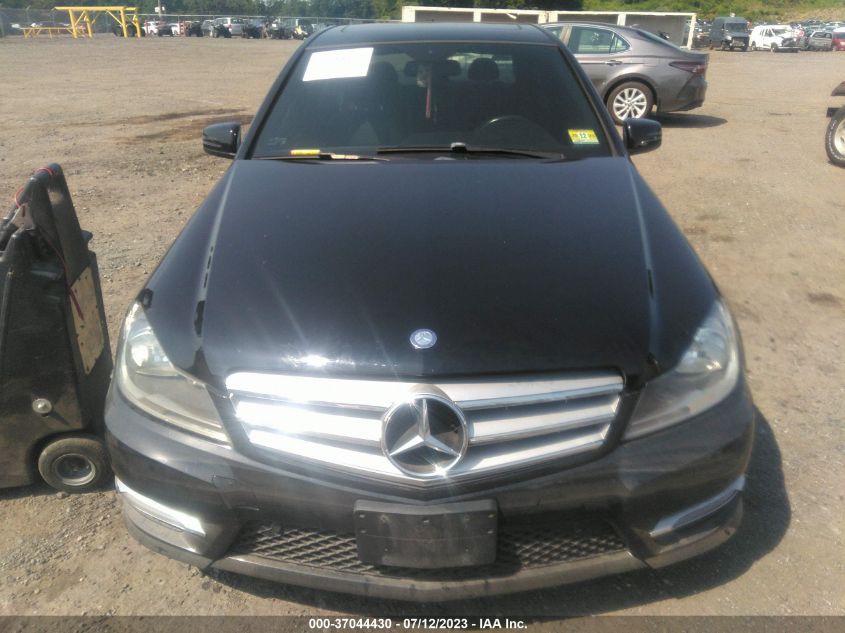 2014 MERCEDES-BENZ C-CLASS C 300 - WDDGF8AB9ER318560