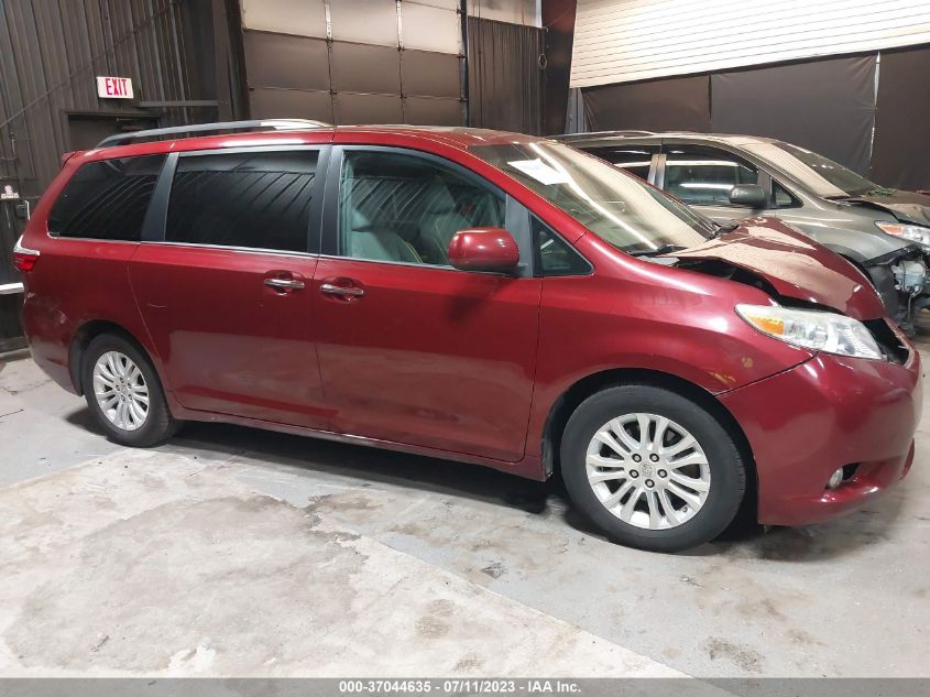 5TDYK3DC0FS565812 2015 TOYOTA SIENNA, photo no. 13