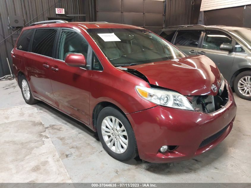 5TDYK3DC0FS565812 2015 TOYOTA SIENNA - Image 1