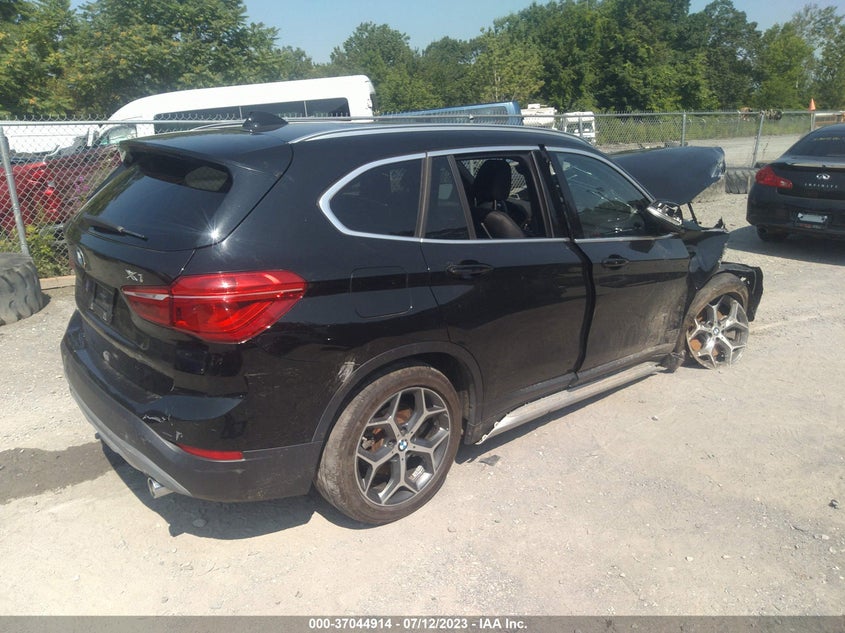 VIN WBXHT3C3XJ5K21680 2018 BMW X1 XDRIVE28I