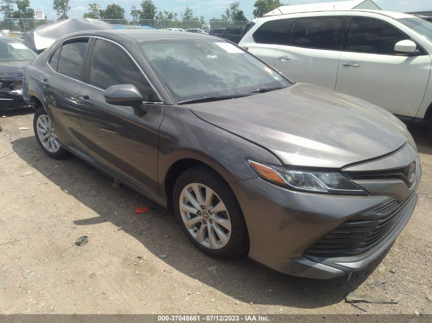 2020 TOYOTA CAMRY LE - 4T1C11AK5LU990104