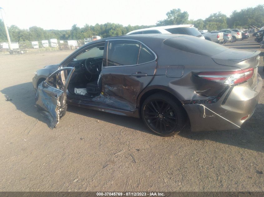 2018 TOYOTA CAMRY XSE - 4T1B61HK3JU131867