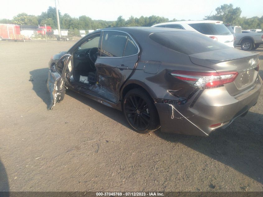 2018 TOYOTA CAMRY XSE - 4T1B61HK3JU131867