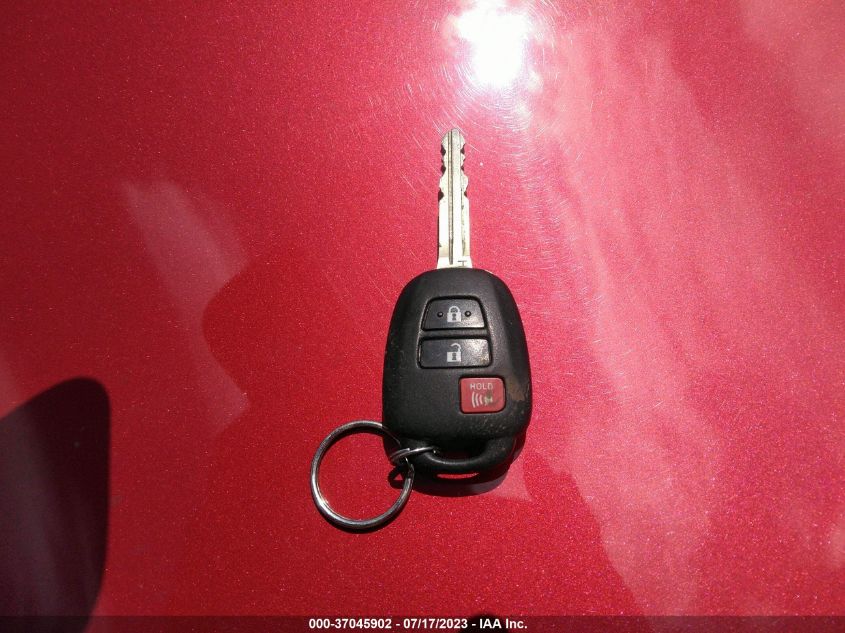 2016 TOYOTA RAV4 LE - JTMBFREV4GJ059654
