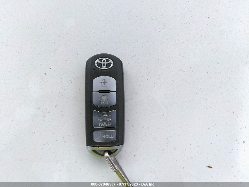 2019 TOYOTA YARIS SEDAN XLE 3MYDLBYV3KY510986