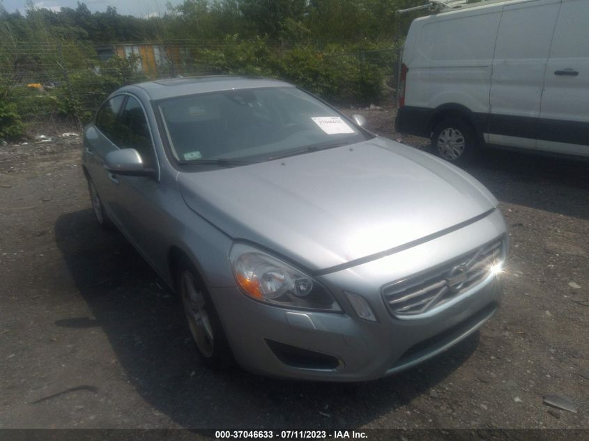 2013 VOLVO S60 T5 - YV1612FHXD2219875