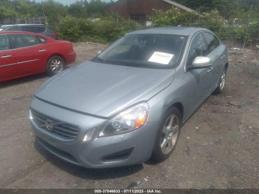2013 VOLVO S60 T5 - YV1612FHXD2219875