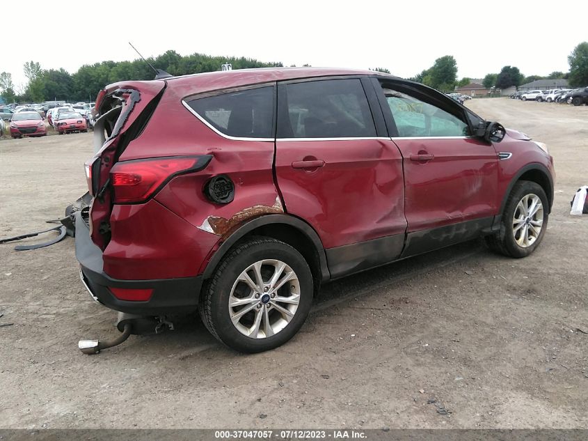 2019 FORD ESCAPE SE - 1FMCU9GD5KUA13848