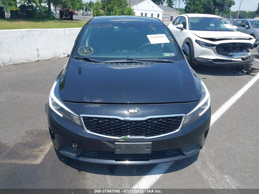 VIN 3KPFL4A75JE239265 2018 KIA FORTE LX/S