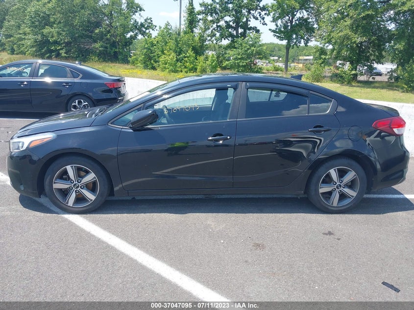 VIN 3KPFL4A75JE239265 2018 KIA FORTE LX/S
