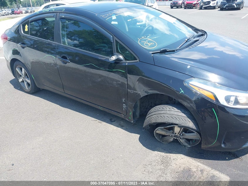 VIN 3KPFL4A75JE239265 2018 KIA FORTE LX/S