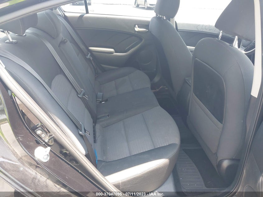 VIN 3KPFL4A75JE239265 2018 KIA FORTE LX/S