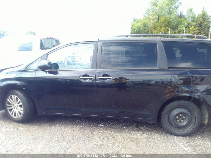 2017 TOYOTA SIENNA XLE/LIMITED - 5TDYZ3DCXHS838740