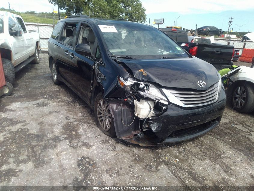 2017 TOYOTA SIENNA XLE/LIMITED - 5TDYZ3DCXHS838740