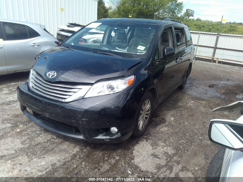 2017 TOYOTA SIENNA XLE/LIMITED - 5TDYZ3DCXHS838740