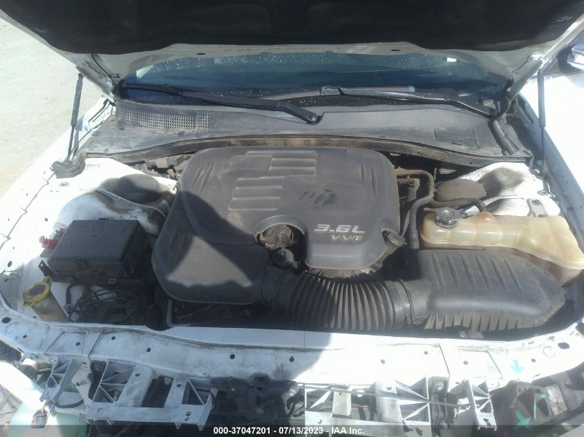 2016 CHRYSLER 300 300C - 2C3CCAEG5GH320540