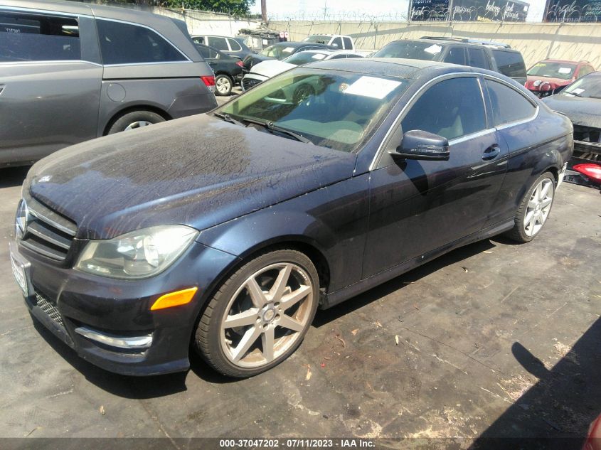 2013 MERCEDES-BENZ C-CLASS C 250 - WDDGJ4HB2DF944349