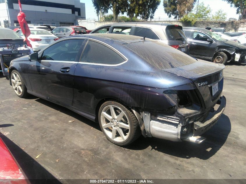 2013 MERCEDES-BENZ C-CLASS C 250 - WDDGJ4HB2DF944349