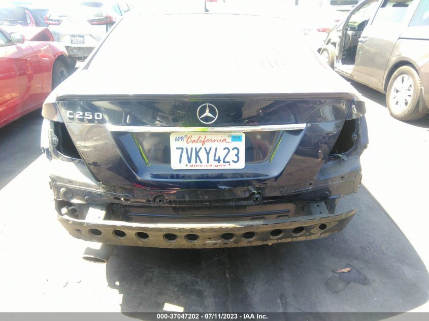 2013 MERCEDES-BENZ C-CLASS C 250 - WDDGJ4HB2DF944349