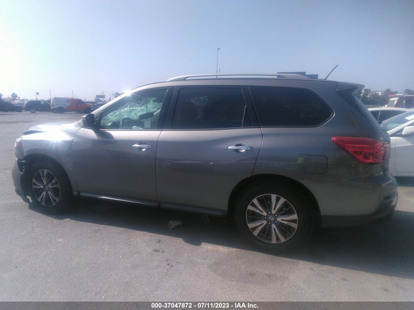 VIN 5N1DR2MN8JC625198 2018 NISSAN PATHFINDER SV