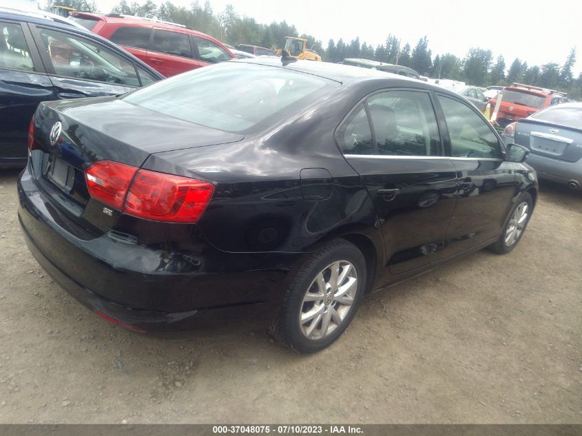 2014 VOLKSWAGEN JETTA SEDAN SE W/CONNECTIVITY - 3VWD17AJ6EM358428